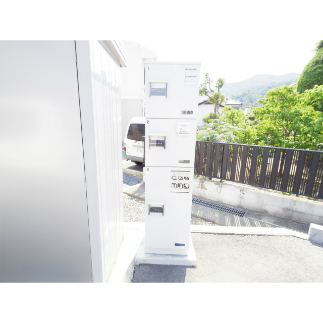 その他　共用の宅配ＢＯＸ付き