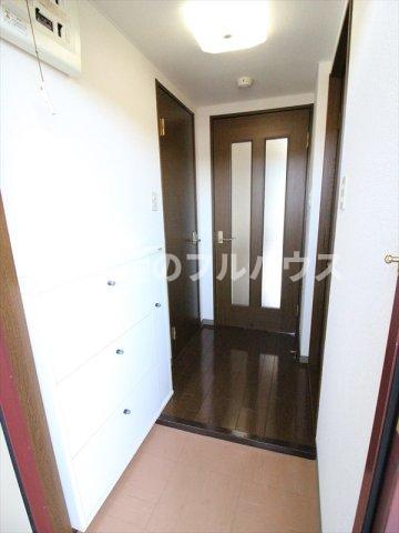 玄関　写真は別室