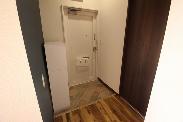 玄関　※現況を優先します。