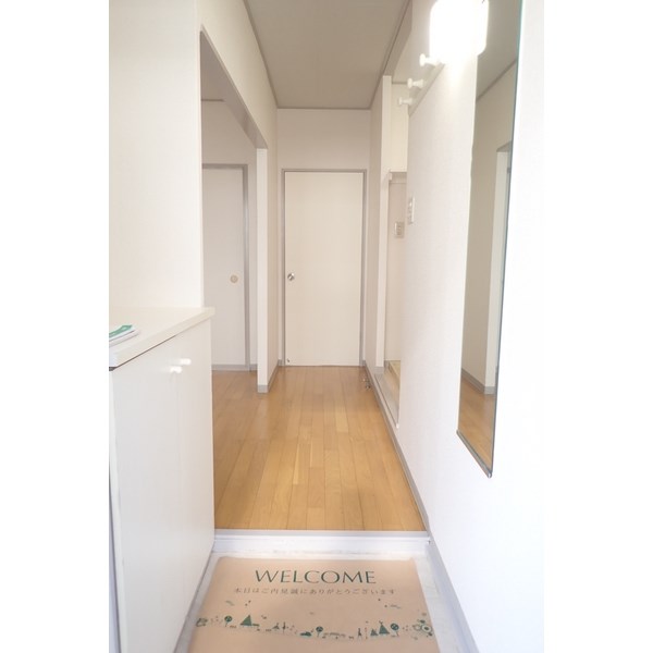 玄関　シューズボックス完備の綺麗な玄関です。