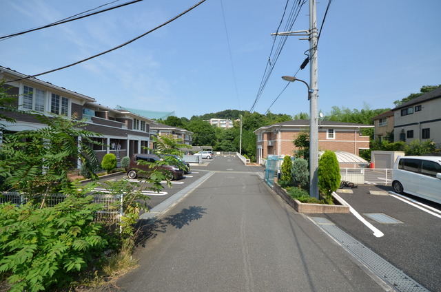 エントランス　★共用部分もしっかりお手入れされています★