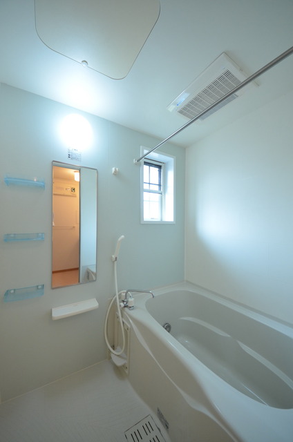 バス・シャワールーム　★ゆったりとしたバスルームで癒しのひと時を…★