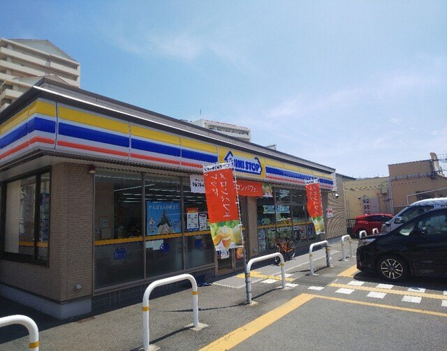 コンビニ　ミニストップ明石ゆりのき通店（コンビニ）まで399m