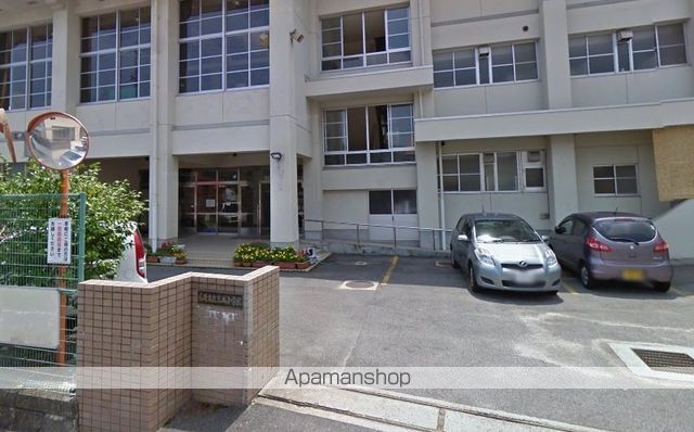 小学校　三成小学校（小学校）まで9999m