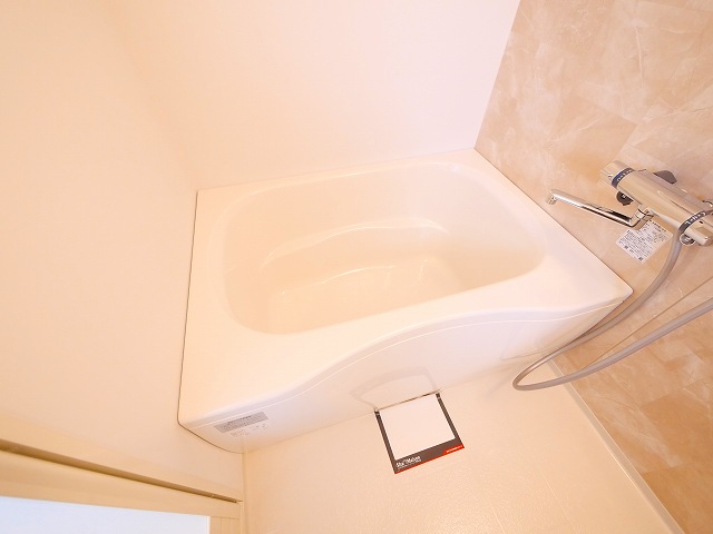 バス・シャワールーム　ゆったり過ごせるお風呂です