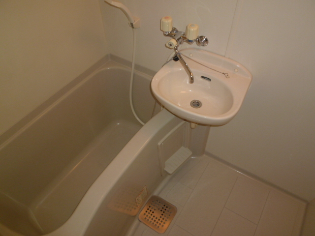 バス・シャワールーム　バス
