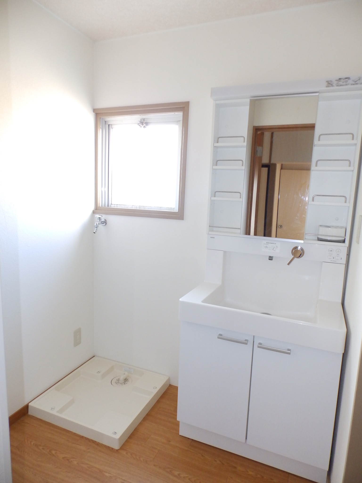 洗面設備　※同タイプ参考写真