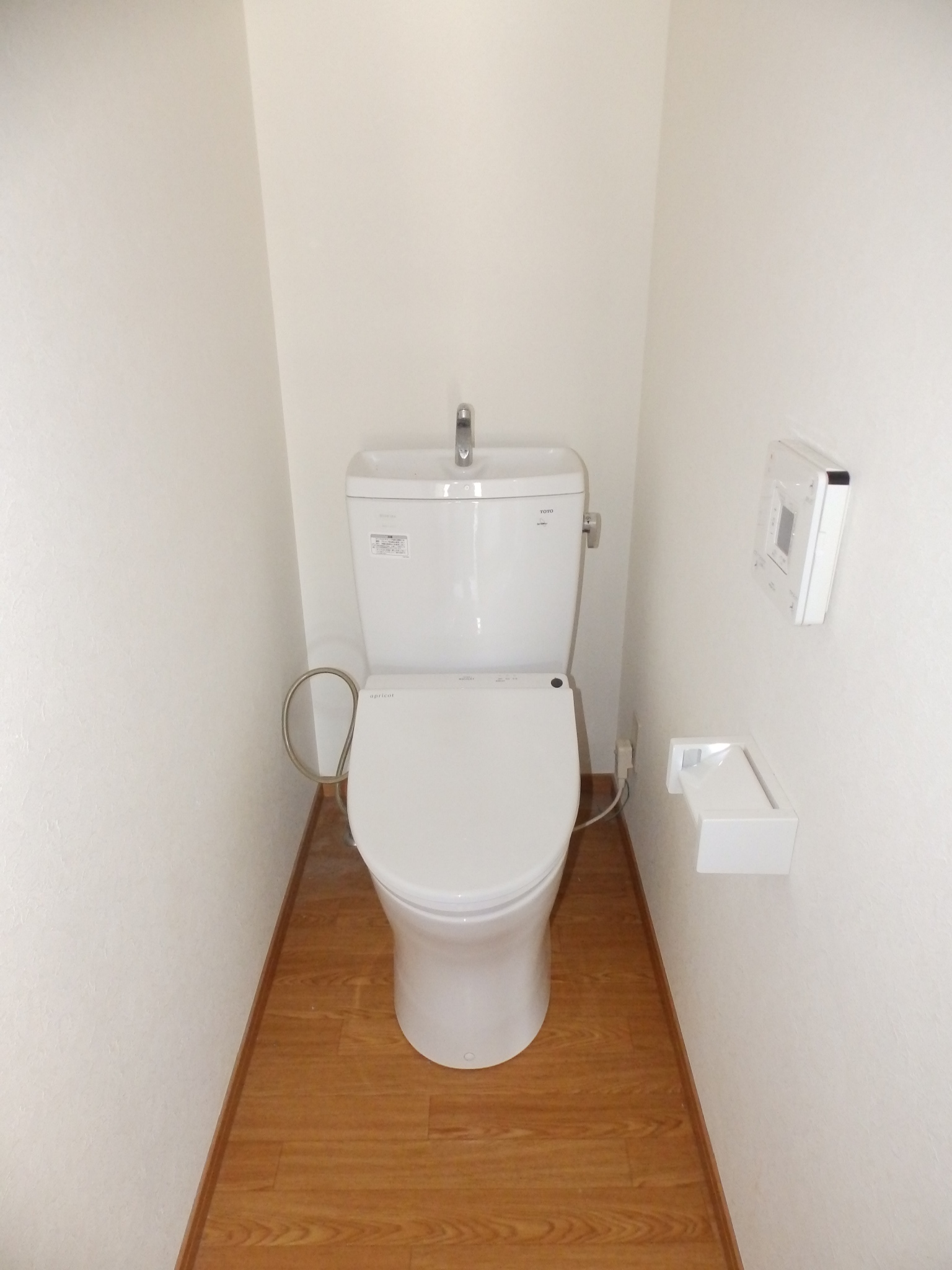 トイレ　※同タイプ参考写真