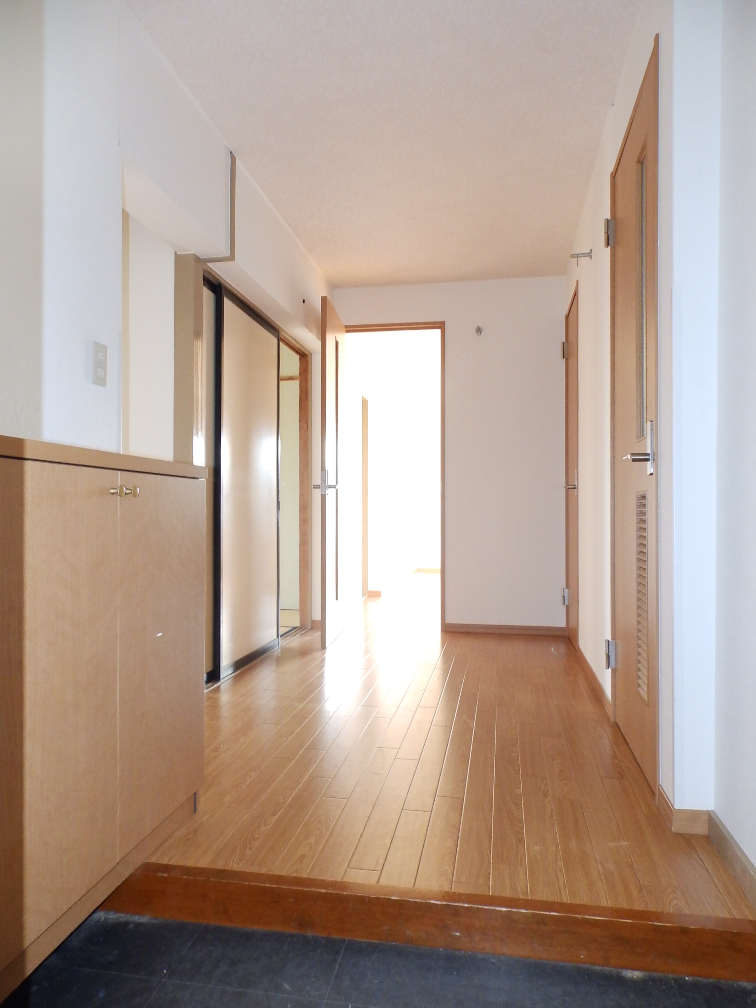 玄関　※同タイプ参考写真