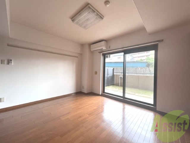 その他部屋・スペース　フローリングなので、ベッドも置けちゃいます。