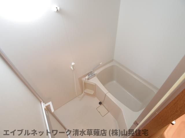 バス・シャワールーム　ゆったり過ごせるお風呂です