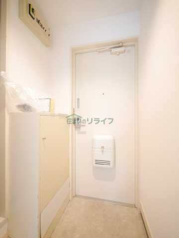 玄関　別部屋参考写真となります。