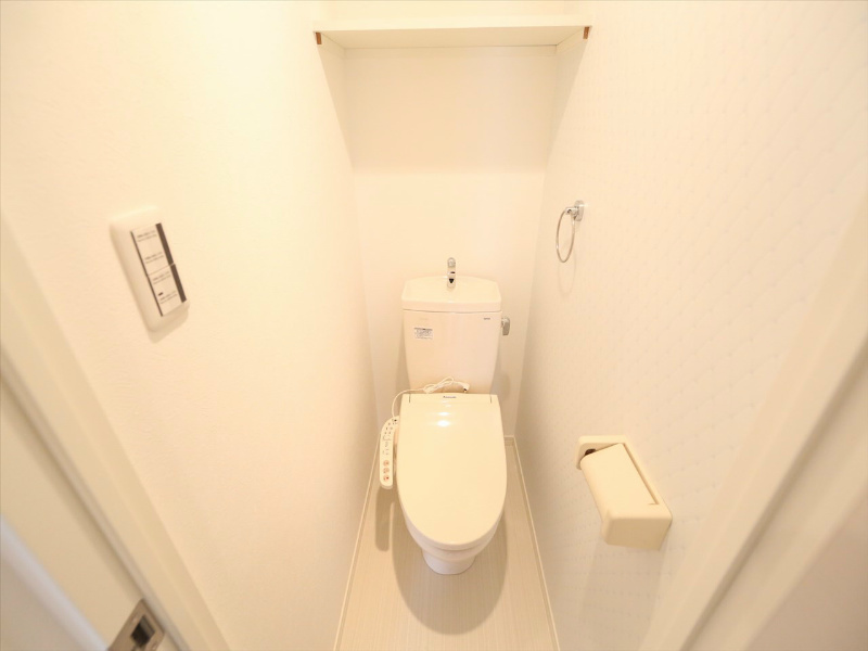 トイレ　温水洗浄暖房便座付トイレ