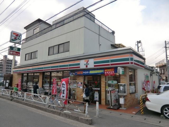 コンビニ　セブンイレブン（コンビニ）まで400m