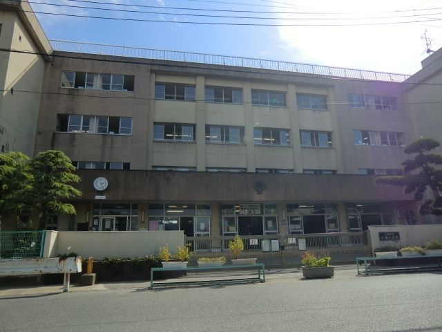 小学校　八潮市立大瀬小学校（小学校）まで750m