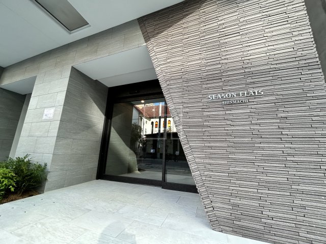 エントランス　シーズンフラッツ新町　エントランス