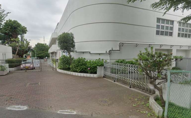 小学校　横浜市立舞岡小学校（小学校）まで890m