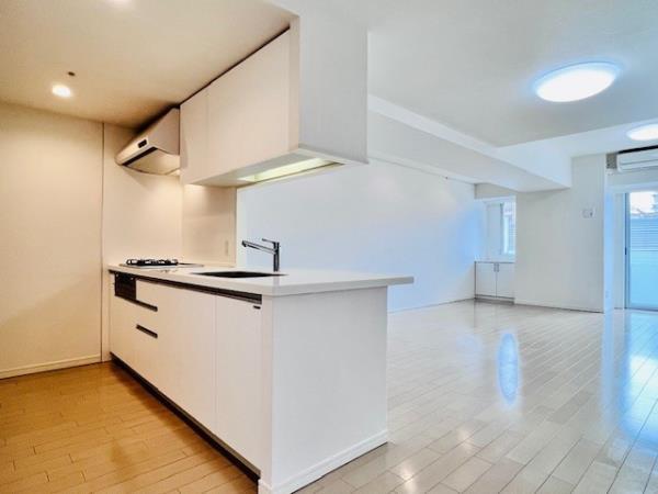 キッチン　コンパクトなキッチンで掃除もラクラク