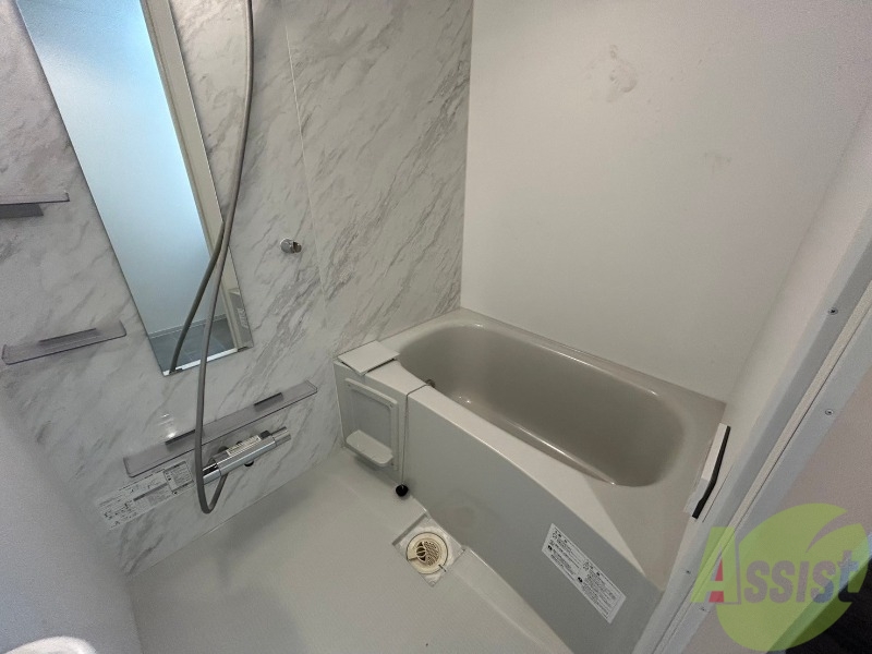 バス・シャワールーム　お風呂になります。一日の疲れを癒してくださいね。