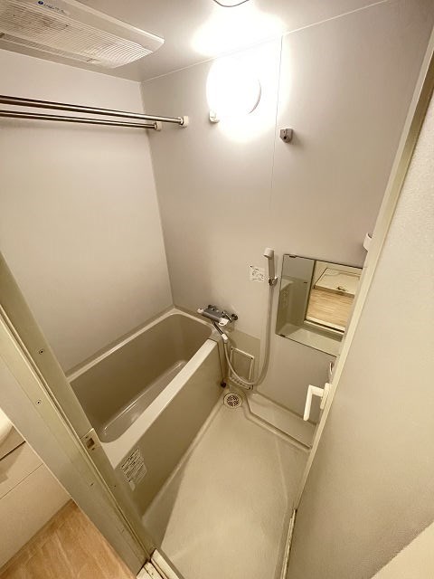 バス・シャワールーム　ゆったり過ごせるお風呂です