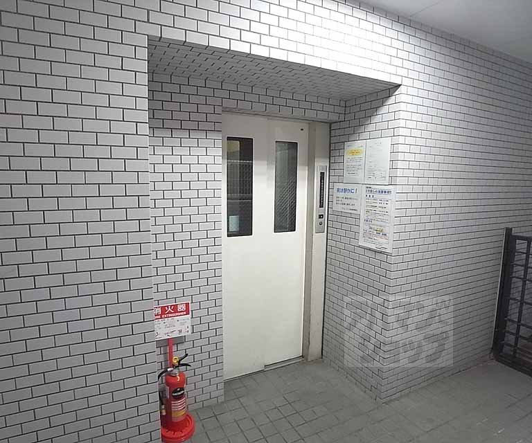 その他　エレベーター付き