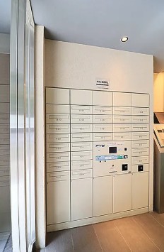 ロビー　宅配ボックスも完備！