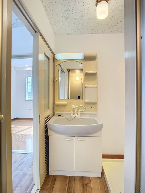 洗面設備　お出かけ前に身だしなみをチェック♪