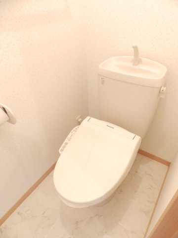 トイレ　温水洗浄暖房便座