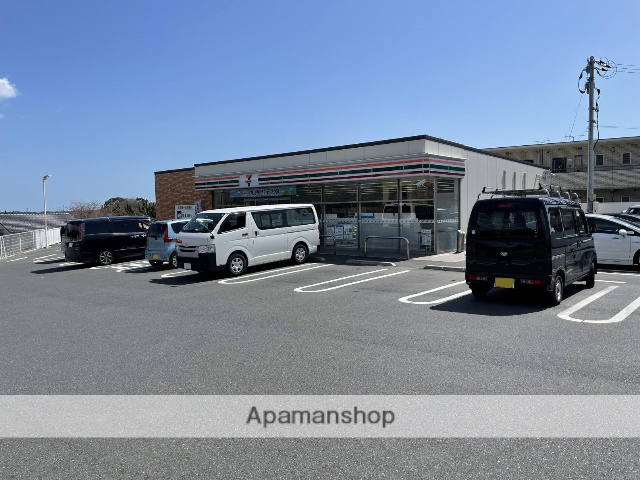 コンビニ　セブンイレブン（コンビニ）まで655m