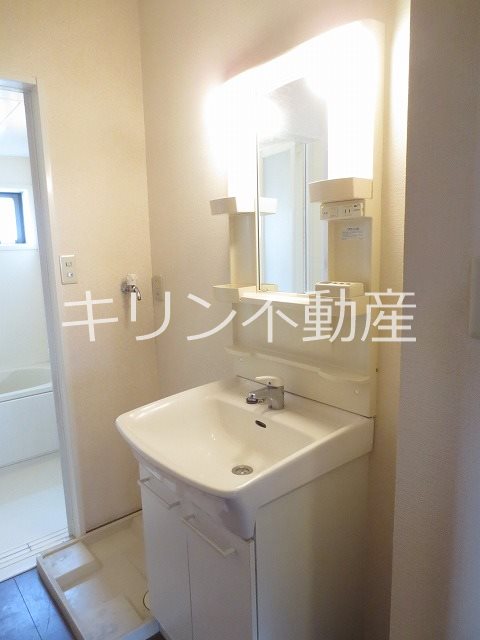 洗面設備　同建会社同モデル