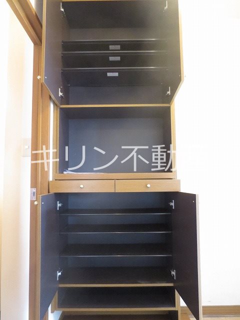 玄関　同建会社同モデル