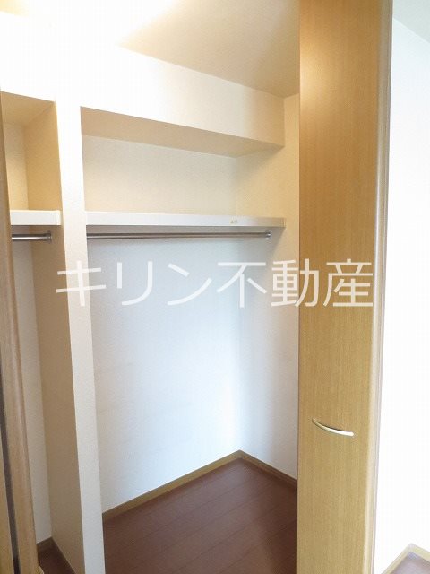 収納　同建会社同モデル