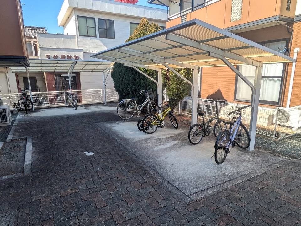 駐車場　駐輪場