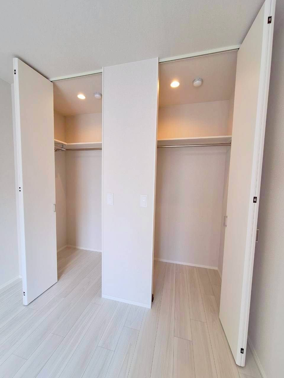 収納　Wウォークインクローゼット