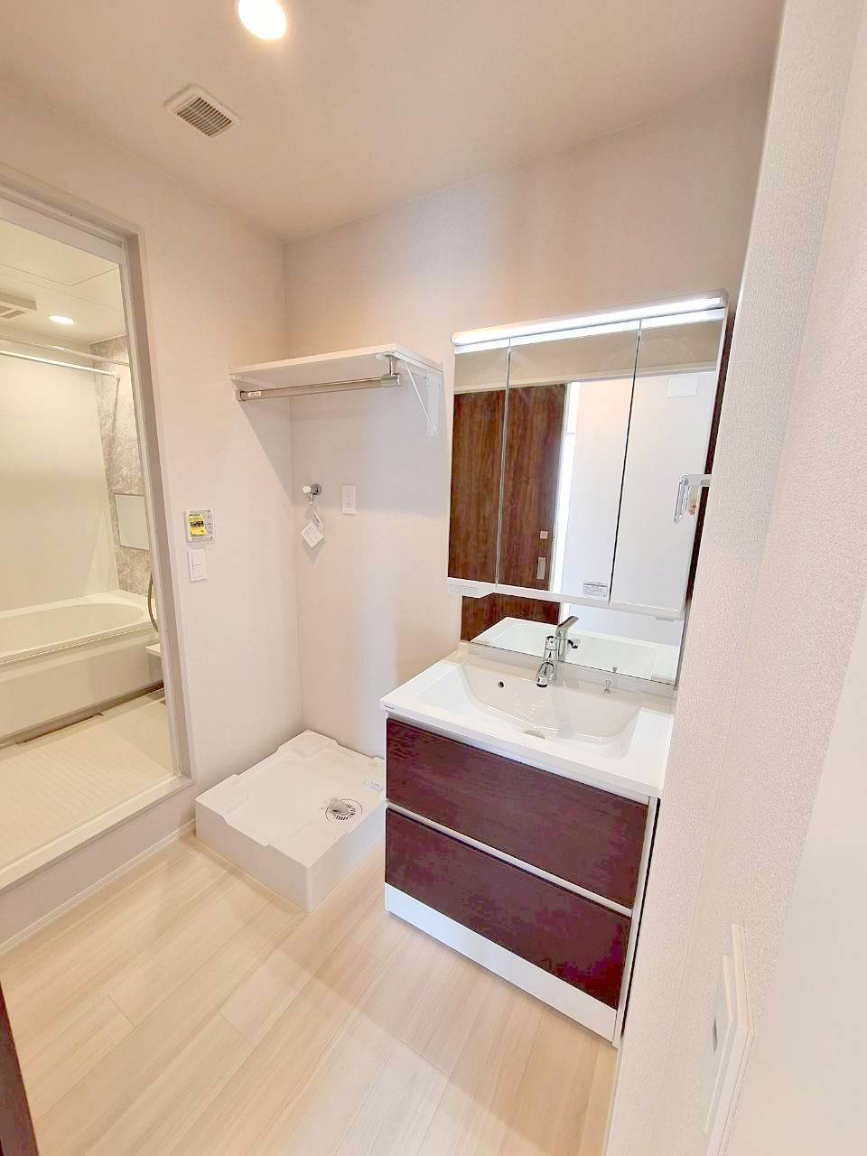 洗面設備　独立洗面台で身支度をすべて済ませてしまいましょう