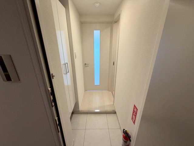 玄関　※ロフトなし106号室のお部屋の写真です