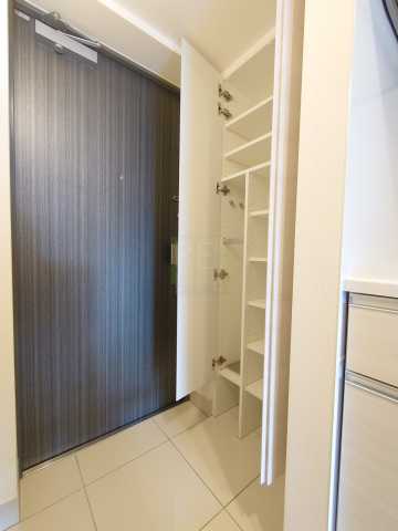 玄関　四谷坂町レジデンス