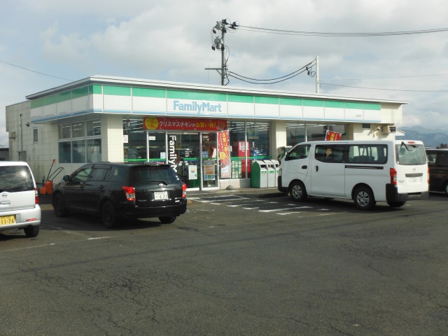 コンビニ　ファミリーマート長井警察署通り店（コンビニ）まで1232m