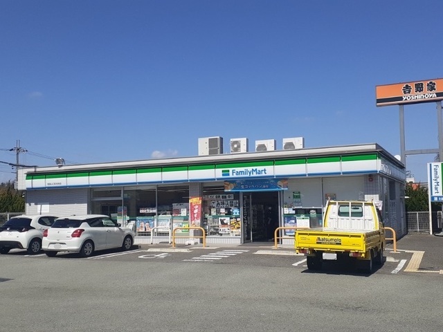 コンビニ　ファミリーマート山口町名来店様（コンビニ）まで450m
