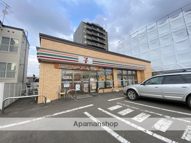 コンビニ　セブン－イレブン札幌月寒中央通４丁目店（コンビニ）まで544m