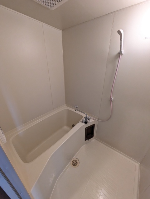 バス・シャワールーム　追焚き機能付き