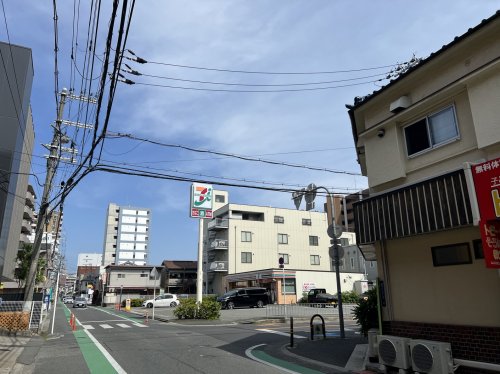 コンビニ　セブンイレブン 吹田垂水町3丁目店（コンビニ）まで870m