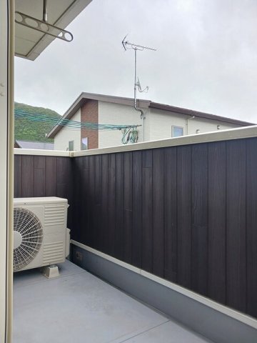 バルコニー　バルコニーからの眺めを楽しみながら食事をしませんか