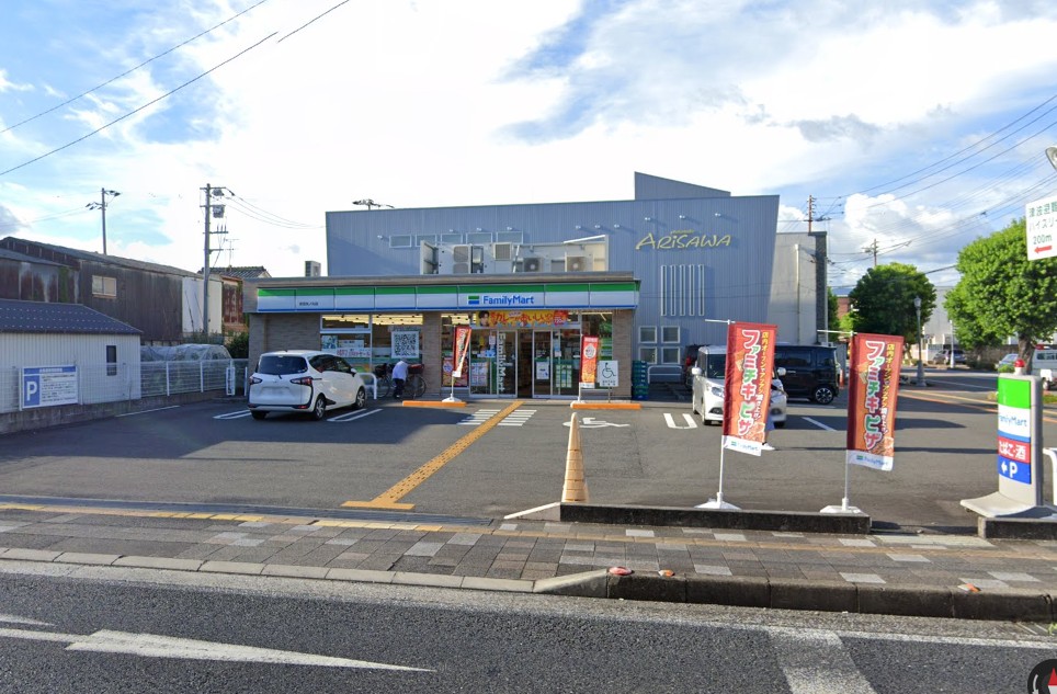 コンビニ　ファミリーマート安芸矢ノ丸店（コンビニ）まで636m