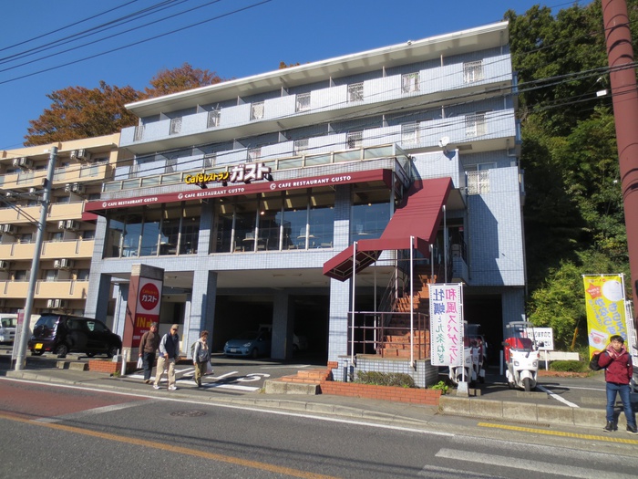 飲食店　ガスト（飲食店）まで160m