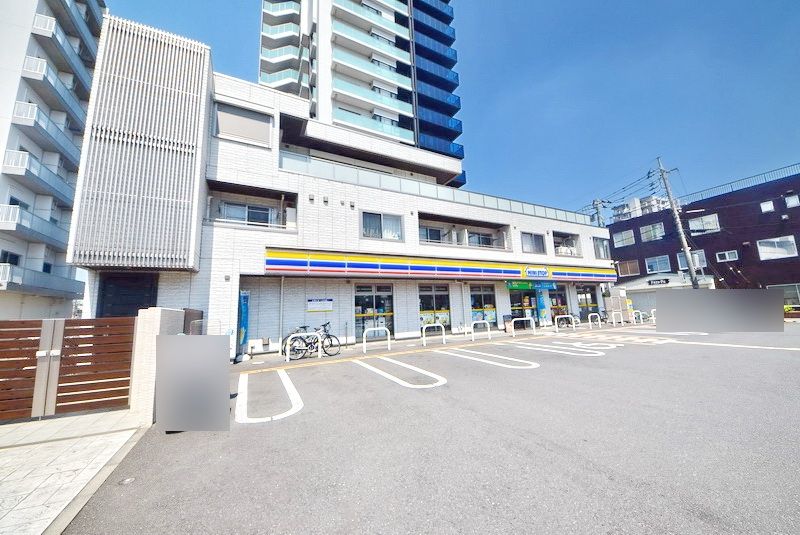 コンビニ　ミニストップ東川口3丁目店（コンビニ）まで1030m