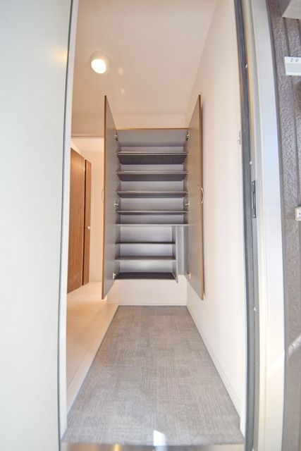 玄関　シューズボックスあります♪