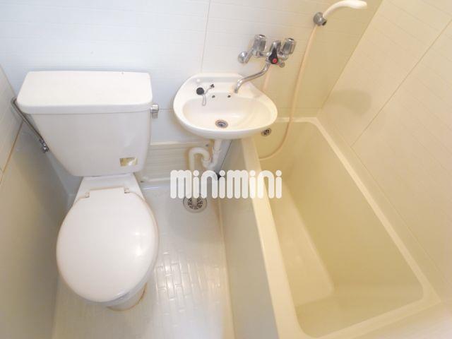 バス・シャワールーム　まだまだキレイなユニットバス！