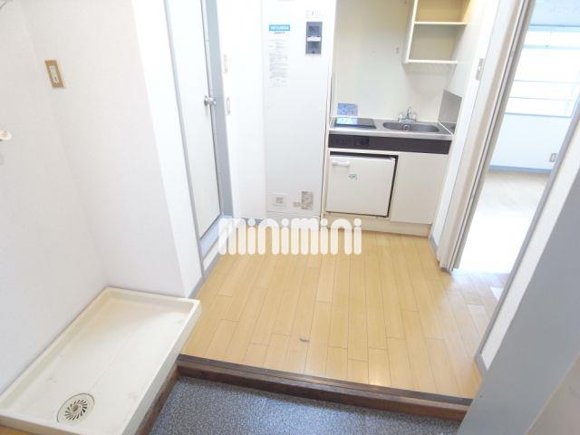 玄関　玄関部分も明るいです。