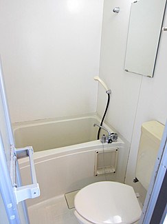 バス・シャワールーム　綺麗に保たれた浴室です。